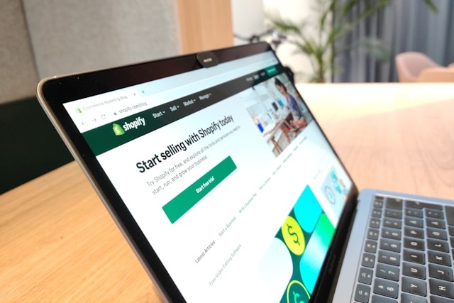 Why Shopify is the Go-to for eCommerce in Sydney? Why Shopify is the Go-to for eCommerce in Sydney?